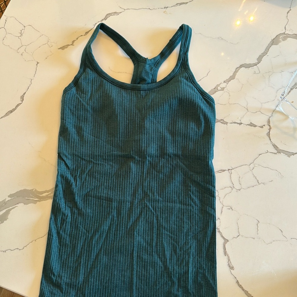 Lululemon Ebb to Street tank Sz 6